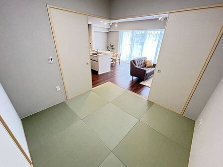 和室をオープンにするとより広くなり,来客時にもゆったり使えますね:和室約5.0帖