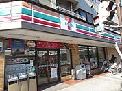 セブンイレブン川崎諏訪店 209m