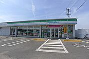 ファミリーマート高松円座町店(コンビニ)まで316m