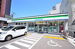 ファミリーマート栗林公園前店(コンビニ)まで231m