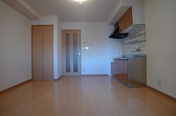 アスターハウス新本町 203号室 2階1Kのリビング/ダイニング