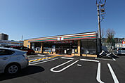 セブンイレブン高知吉田町店(コンビニ)まで335m