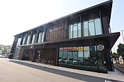 タリーズコーヒー高知桟橋通り店(飲食店)まで297m
