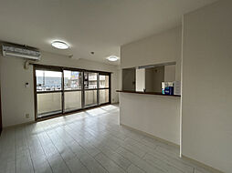 アーバン松浜 202号室 2階3LDKのリビング/ダイニング