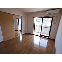 プリベールヤマギシI 2階2LDKのリビング/ダイニング