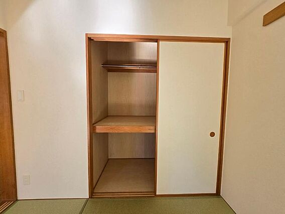 収納充実のリビ...