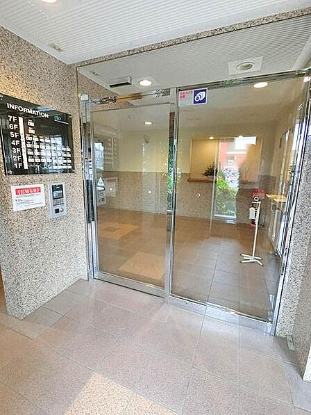 オートロックで共働きや留守の多いご家族も安心の充実したセキュリティ