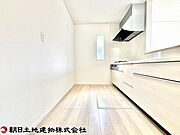 食事の準備や片付けなどの家事を楽しくするキッチンスペース。