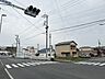 外観：【前面道路含む現地写真】県道木更津富津線沿いにある、建築条件なし売り土地です。店舗や事務所用地としてもおすすめです。