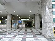 京浜急行電鉄上大岡駅まで徒歩12分(約960ｍ)