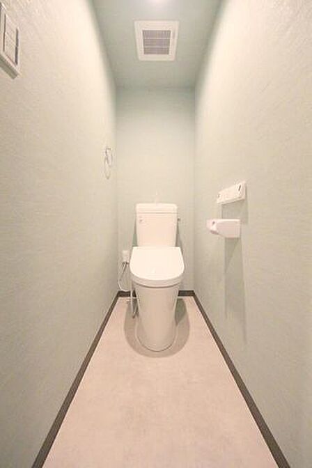 ■いつでも衛生的なウォシュレット付きトイレ