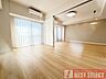リビング/ダイニング：■13階建て11階部分の南向き角住戸で陽当り＆眺望良好