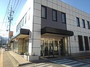 銀行「八十二長野銀行戸倉支店まで1500m」