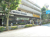 TSUTAYA（117m）