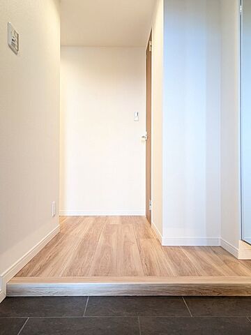 玄関 ライオンズヴィアーレ立川 4階/-