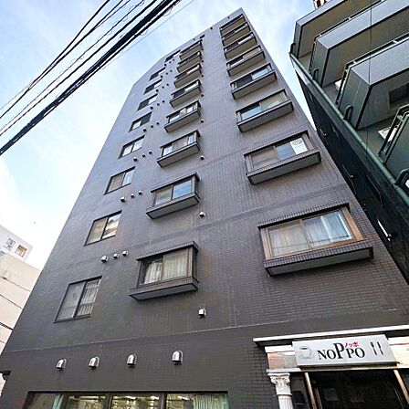 平成7年8月築/地下1階付き10階建/総戸数33戸