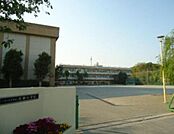 さいたま市立片柳小学校（344m）