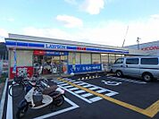 ローソン川西警察署前店 515m