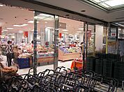 阪急オアシス池田店 494m