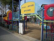 室町幼稚園 454m