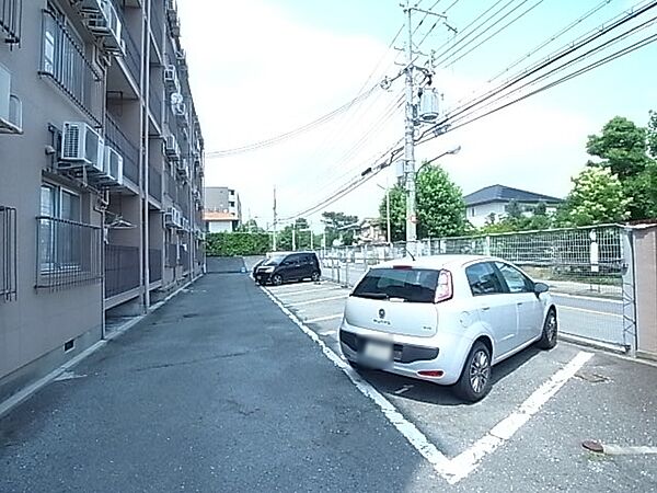 画像6:駐車場