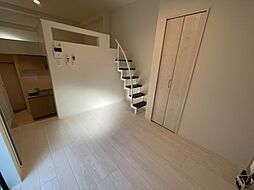 スカイフラット姫島 103 1階ワンルームのリビング/ダイニング