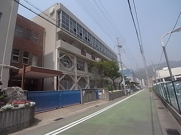 画像24:神戸市立本山南小学校（954m）