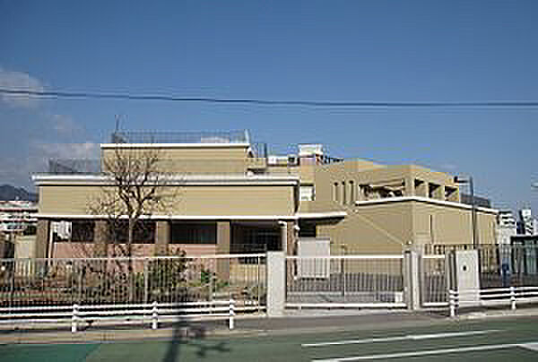 画像7:夢の丘小学校（630m）