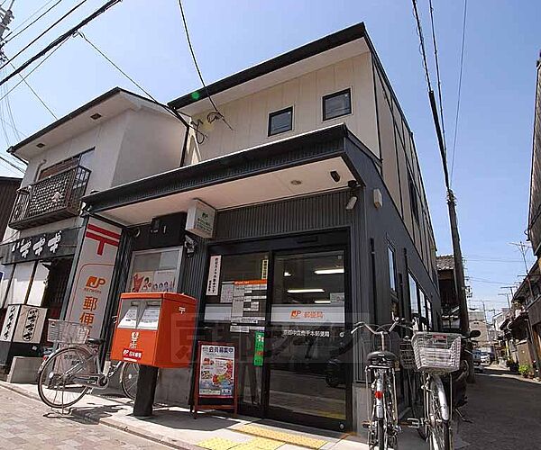 京都中立売千本郵便局まで130m 商店街の入口 中立売通り沿いです