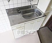 コンパクトなキッチンです