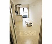 広々とした白いお部屋です。
