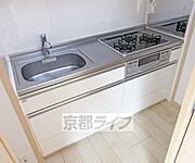生活空間を分けて快適なキッチンです・