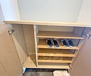 靴収納付きの玄関