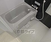 ゆったりくつろげるバスルームです