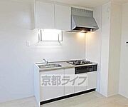 キッチン上にも収納がございます