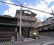 建物前も広々していますね。
