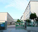 深草小学校まで555m 活気溢れる小学校です。