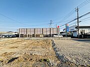 閑静な住宅地で、小さなお子様がいるご家族にも安心。 