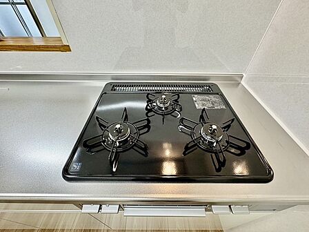 3口のガスコンロで、お料理はよりスピーディーに。 
