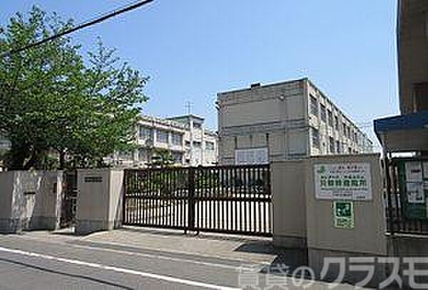 画像26:大阪市立十三中学校 350m
