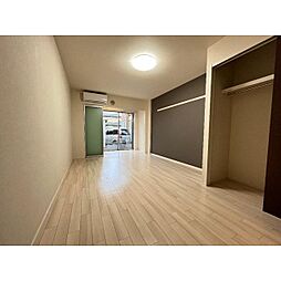 Antique 101 1階1Kのリビング/ダイニング