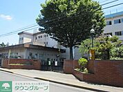 日野市立大坂上中学校 徒歩20分。中学校 1570m