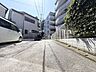 外観：前面道路です。 