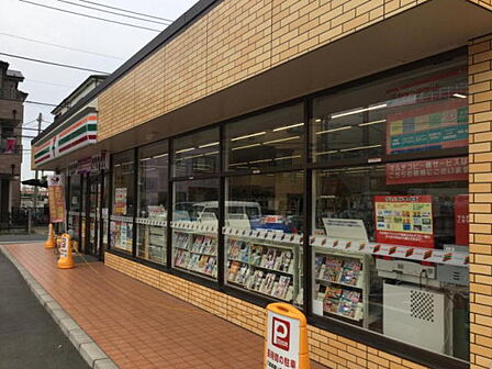 セブンイレブン船橋栄町店 (207m)