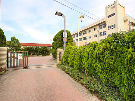 高谷中学校(1900m)