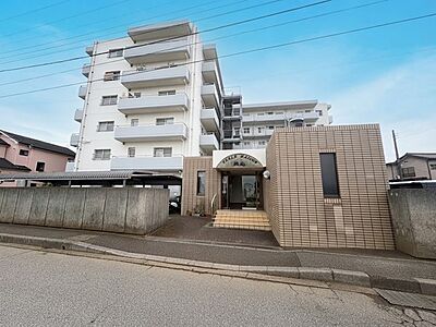 外観:現況空家です! いつでもご内見可能ですよ。 是非1度ご見学下さい! 外観:現況空家です! いつでもご内見可能ですよ。 是非1度ご見学下さい!