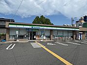 ファミリーマート曽根東町店 429m