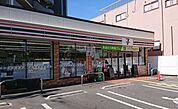 セブンイレブン吹田豊二店 0m
