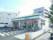 ファミリーマート豊中長興寺店 266m