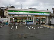 ファミリーマート西淀川野里店 379m